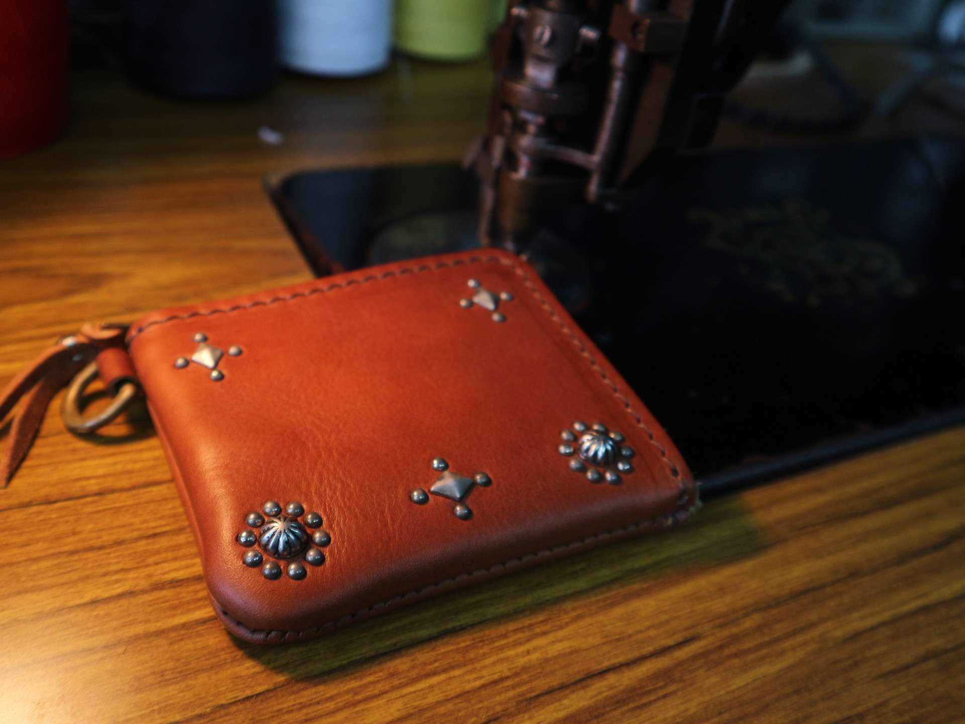 L ZIP STUDS WALLET